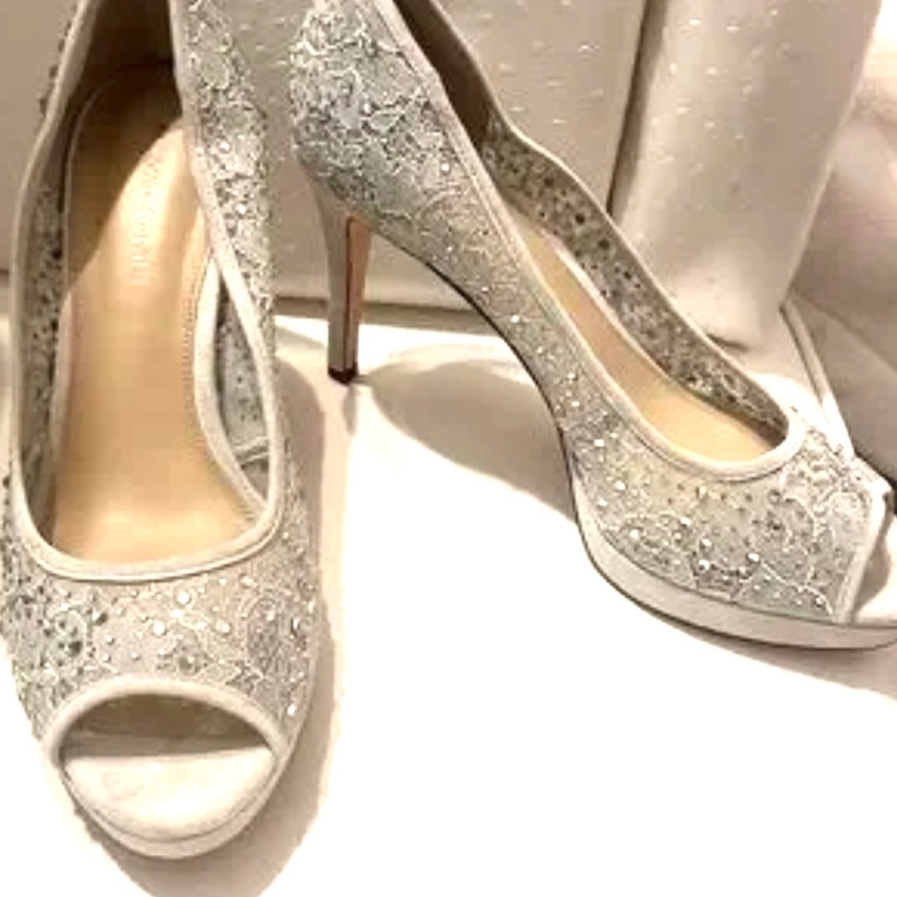 Antonio Melani 6.5 M Shoes Pumps Heels Silver Mesh Rhinestone Studded Embellish